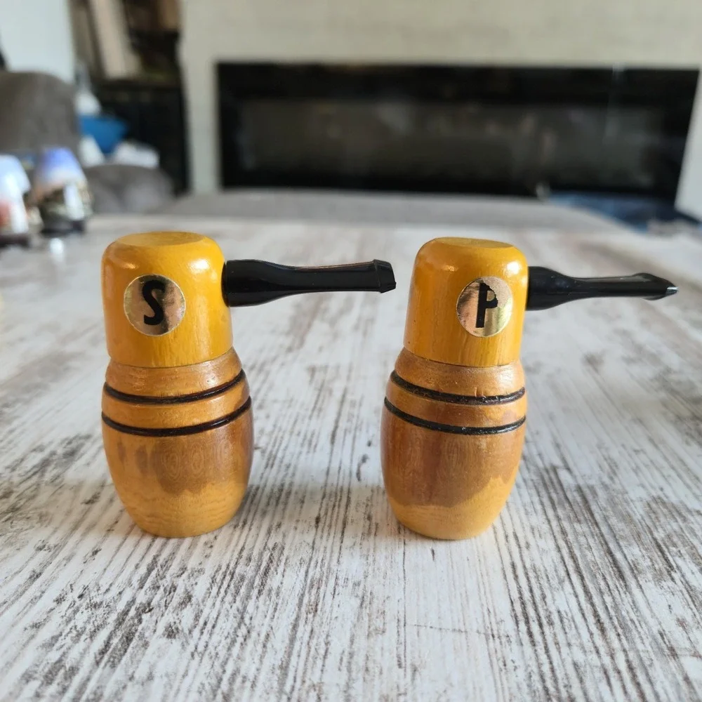 Vintage Novelty Wooden Smoking Pipe Salt Pepper Shakers Set Mid Century Retro